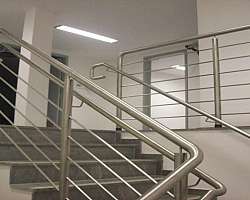 Instalação de corrimão em escada Instalação de corrimão em escada