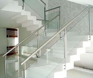Corrimão de aluminio branco com vidro Corrimão de aluminio branco com vidro
