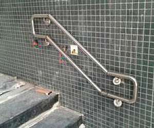 Corrimão de escada em aço inox  Corrimão de escada em aço inox