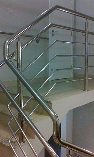 Corrimão e guarda corpo em aço inox Corrimão e guarda corpo em aço inox
