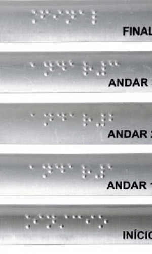 Placa em braille para corrimão